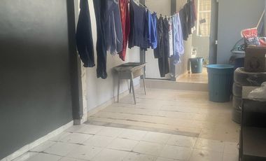 Casa con gran potencial, muy cerca del Metro el Rosario