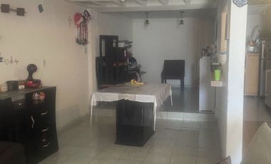 Casa con gran potencial, muy cerca del Metro el Rosario