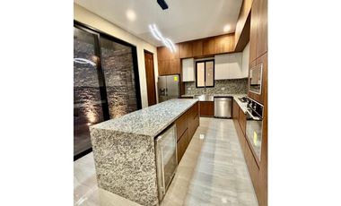 Venta casa con 4 recámaras en Soluna Temozon Mérida Yucatán.