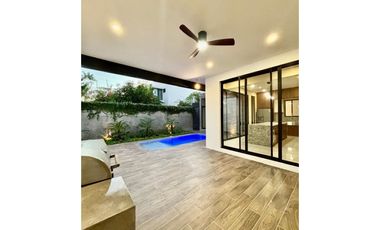 Venta casa con 4 recámaras en Soluna Temozon Mérida Yucatán.