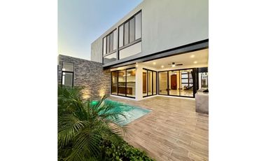 Venta casa con 4 recámaras en Soluna Temozon Mérida Yucatán.