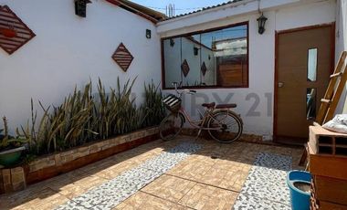 Se Vende Casa con Amplio Terreno de 150 m²