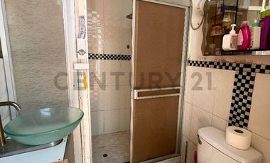 Se Vende Casa con Amplio Terreno de 150 m²