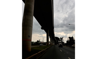 24 DE DICIEMBRE / GALERA COMERCIAL / CON OFICINA /  2014M