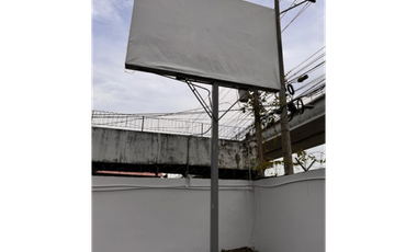 24 DE DICIEMBRE / GALERA COMERCIAL / CON OFICINA /  2014M