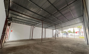 24 DE DICIEMBRE / GALERA COMERCIAL / CON OFICINA /  2014M