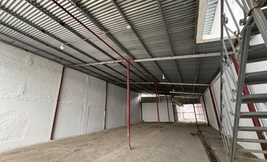 24 DE DICIEMBRE / GALERA COMERCIAL / CON OFICINA /  2014M