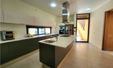 Casa en Venta dentro de Condominio en Valle de Bravo