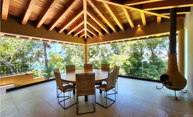 Casa en Venta dentro de Condominio en Valle de Bravo