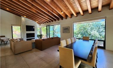 Casa en Venta dentro de Condominio en Valle de Bravo