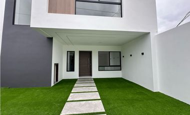 CASAS INDEPENDIENTES DE 3 DORMITORIOS- 