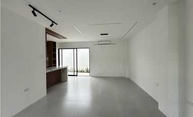 CASAS INDEPENDIENTES DE 3 DORMITORIOS- 