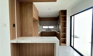 CASAS INDEPENDIENTES DE 3 DORMITORIOS- 