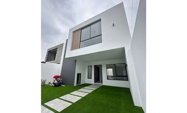 CASAS INDEPENDIENTES DE 3 DORMITORIOS- 