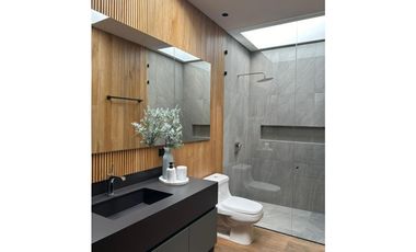 Casa en Arriendo Amoblado en Medellín Alto de Palmas