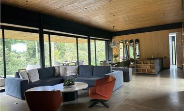 Casa en Arriendo Amoblado en Medellín Alto de Palmas