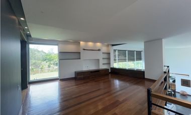 Casa Campestre vía San Antonio la Ceja en Arriendo