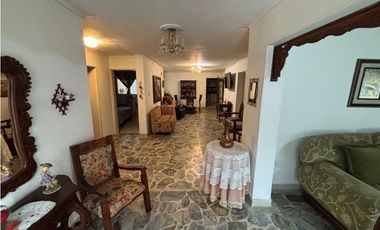 VENTA DE AMPLIA CASA MULTIFAMILIAR LAURELES CERCA EXITO LAURELES