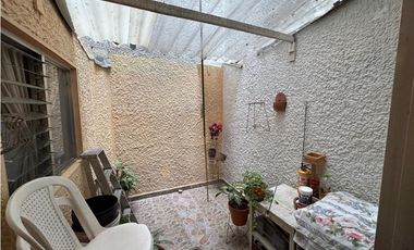 VENTA DE AMPLIA CASA MULTIFAMILIAR LAURELES CERCA EXITO LAURELES