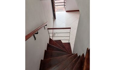 Casa loma del Indio - tres niveles