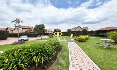 SE VENDE CASA EN CAJICA