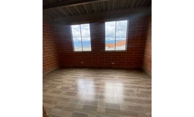 En venta apartamento cerca a centro comercial