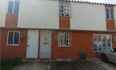 ALQUILER DE CASA 2 NIVELES  BARRIO MANZANARES POBLADO CAMPESTRE
