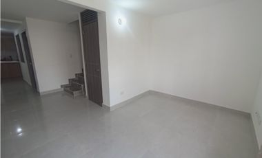 ALQUILER DE CASA 2 NIVELES  BARRIO MANZANARES POBLADO CAMPESTRE