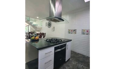 Se vende hermosa casa amplia en conjunto cerrado