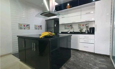 Se vende hermosa casa amplia en conjunto cerrado
