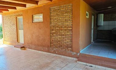 Excelente Casa de Material en Venta