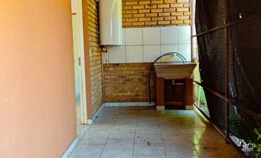 Excelente Casa de Material en Venta