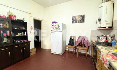 Venta de Complejo de 5 Departamentos Centenario
