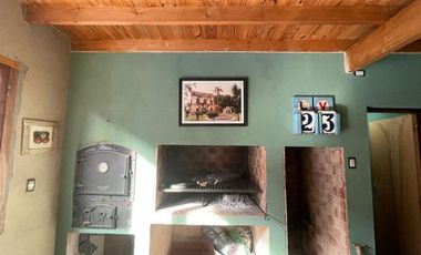 CASA 6AMB. C/COCHERA, QUINCHO Y PILETA RECICLADA!!