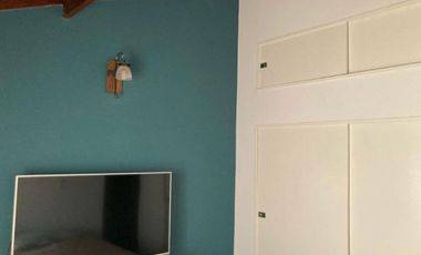 CASA 6AMB. C/COCHERA, QUINCHO Y PILETA RECICLADA!!