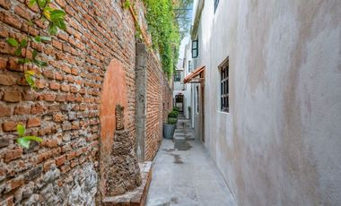 Casa en Venta en el Centro de San Miguel de Allende – Ameublada y Rooftop
