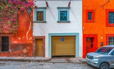 Casa en Venta en el Centro de San Miguel de Allende – Ameublada y Rooftop
