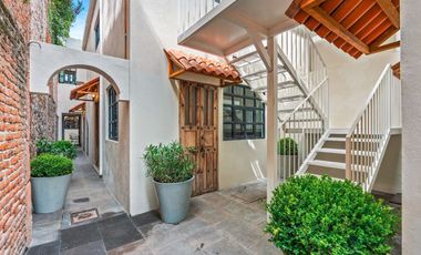 Casa en Venta en el Centro de San Miguel de Allende – Ameublada y Rooftop