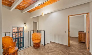 Casa en Venta en el Centro de San Miguel de Allende – Ameublada y Rooftop