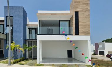 Casa en VENTA en LOMAS DEL DORADO