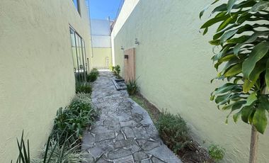 CASA EN VENTA LOMA REAL NACIONES UNIDAS