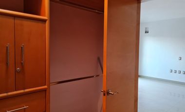 RENTA HERMOSA CASA A PASOS DE ANDARES