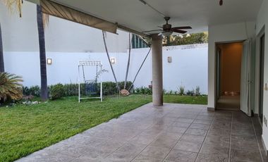 RENTA HERMOSA CASA A PASOS DE ANDARES