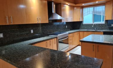 RENTA HERMOSA CASA A PASOS DE ANDARES