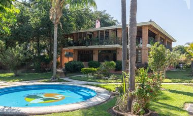 Hotel con Alto Potencial de Negocio de Assisted Living para Extranjeros Jubilados en Ajijic