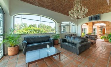 Hotel con Alto Potencial de Negocio de Assisted Living para Extranjeros Jubilados en Ajijic