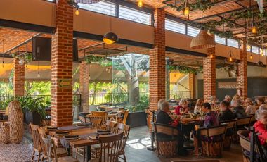 Hotel con Alto Potencial de Negocio de Assisted Living para Extranjeros Jubilados en Ajijic