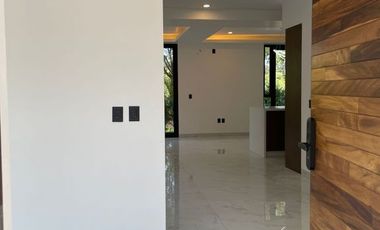 Casa en venta en Los Robles, Coto Encinos