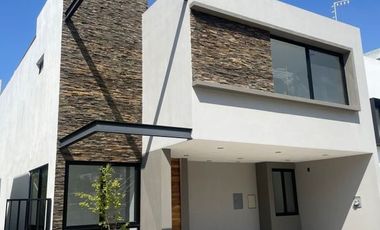 Casa en venta en Los Robles, Coto Encinos