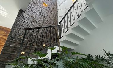 Casa en venta en Los Robles, Coto Encinos